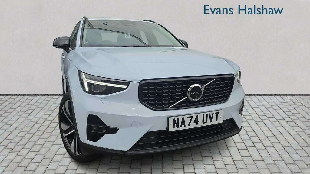 Volvo XC40 2.0 B3p Ultra Dark 2025 Blue