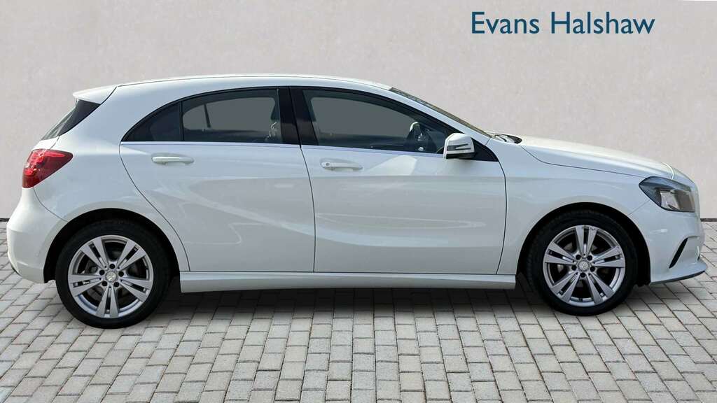 Mercedes-Benz A Class A180d Sport 2016 WH65MOA White #4