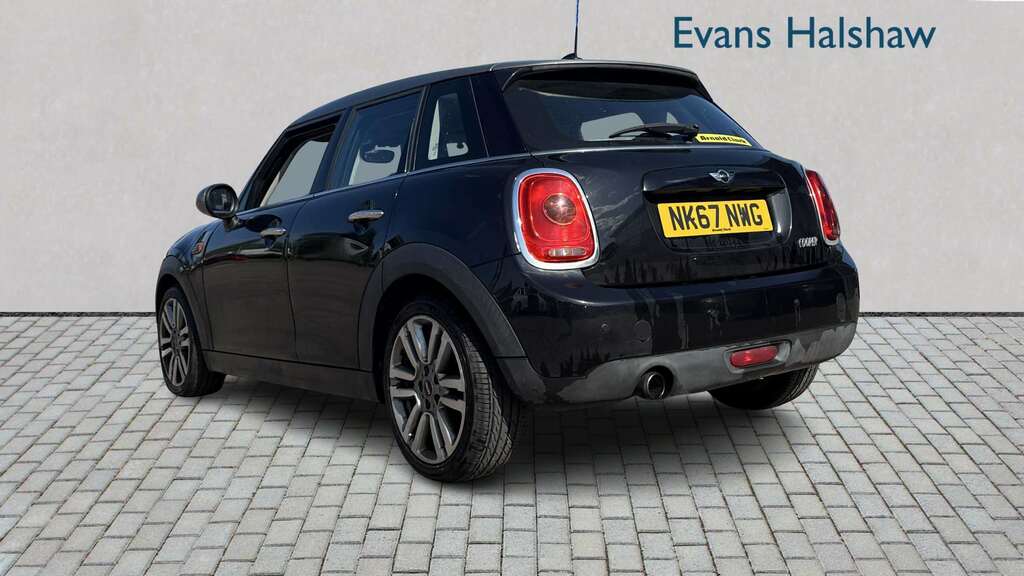 Mini Hatch 1.5 Cooper Seven 2017 NK67NWG Black #2
