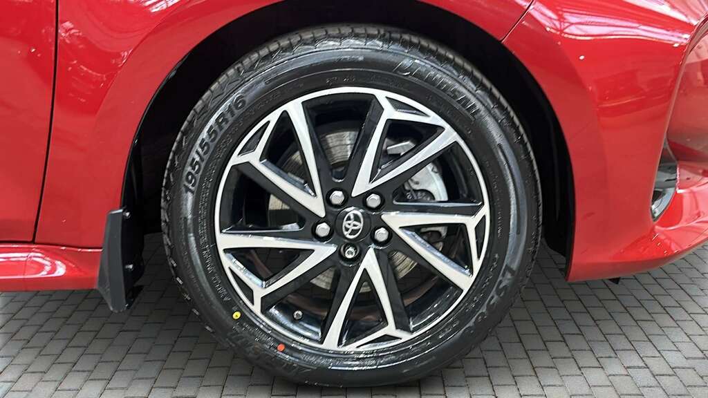 Toyota Yaris 1.5 Hybrid Design Cvt 2022 KV72GRX Red #5