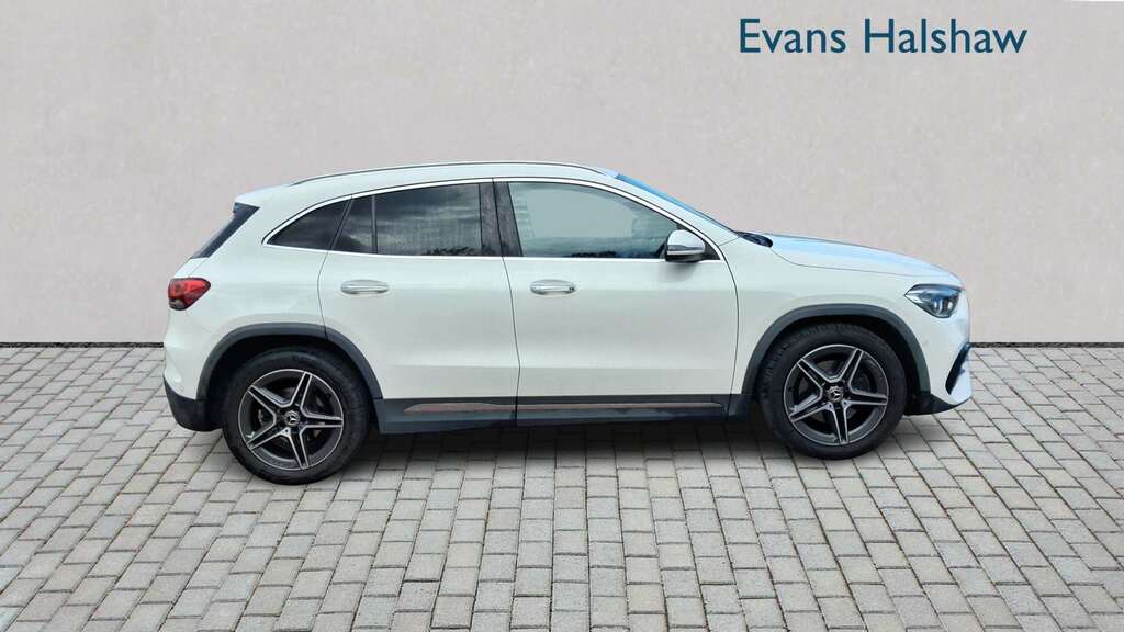 Mercedes-Benz GLA Class 200 Amg Line Executive 2020 KU20HWL White #6