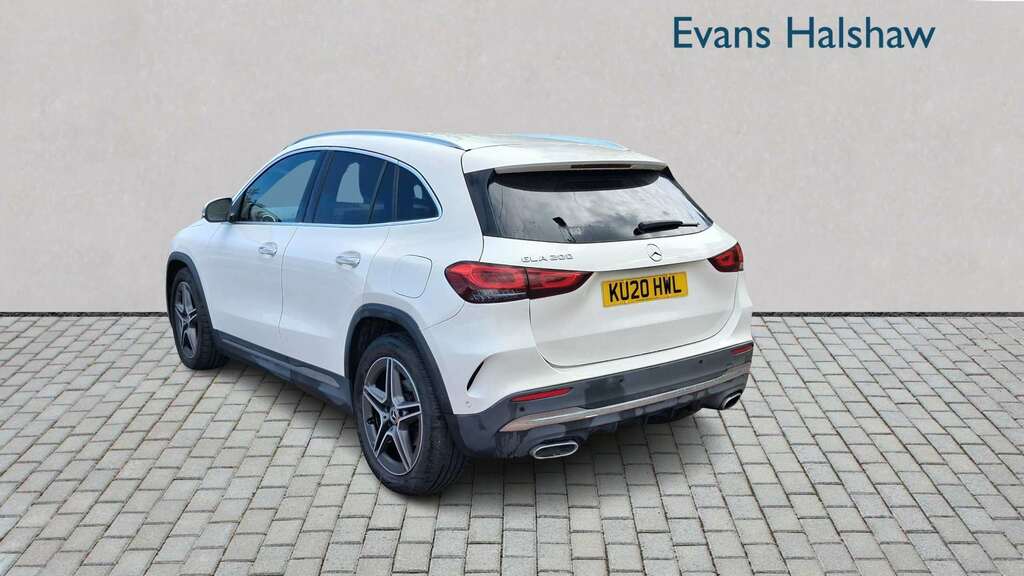 Mercedes-Benz GLA Class 200 Amg Line Executive 2020 KU20HWL White #2