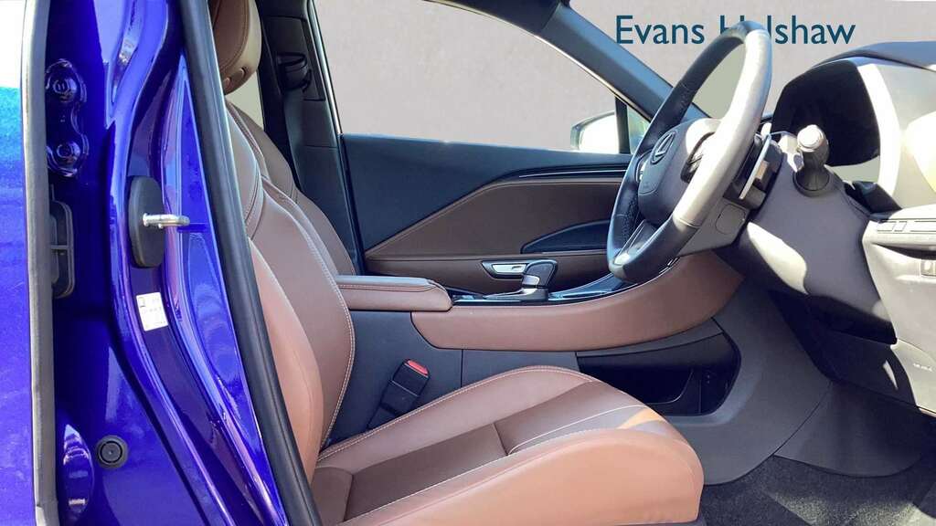 Lexus LBX 1.5 Takumi E-cvt 2024 PG74FFV Blue #3