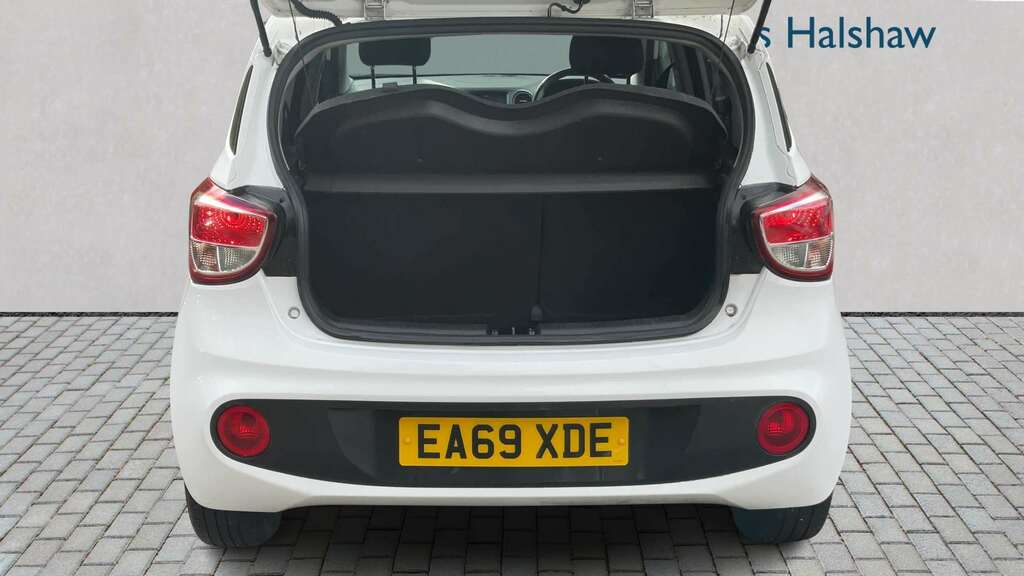 Hyundai I10 1.0 Play 2019 EA69XDE White #6