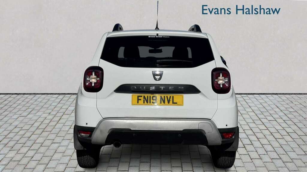 Dacia Duster 1.6 Sce Comfort 2019 FN19NVL White #4