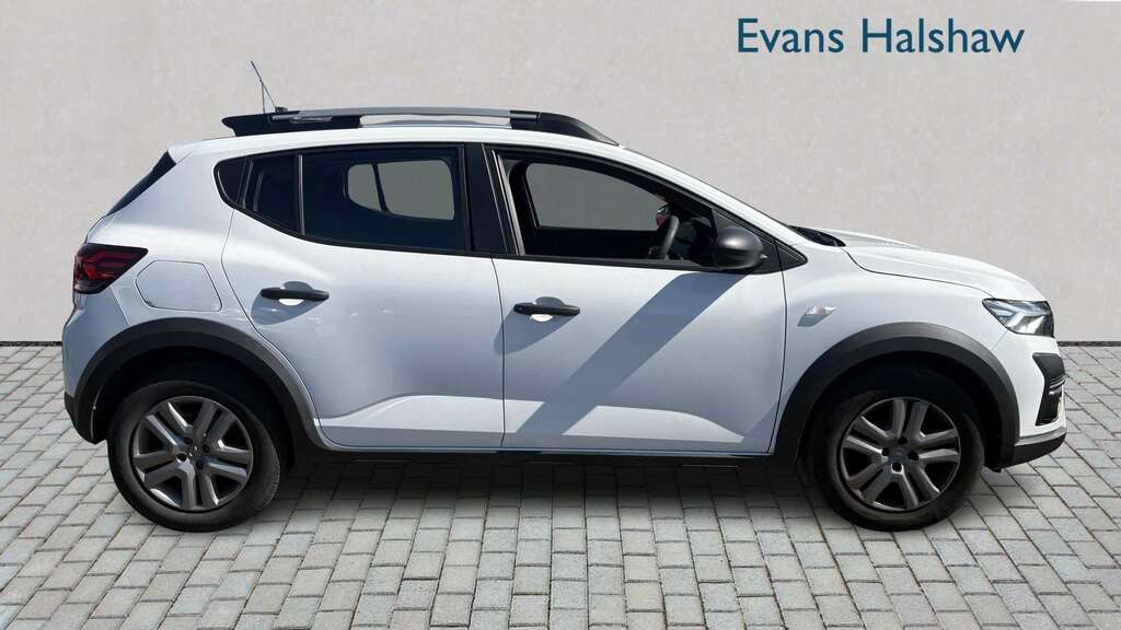 Dacia Sandero Stepway 1.0 Tce Essential 2022 SL72WBJ White #2