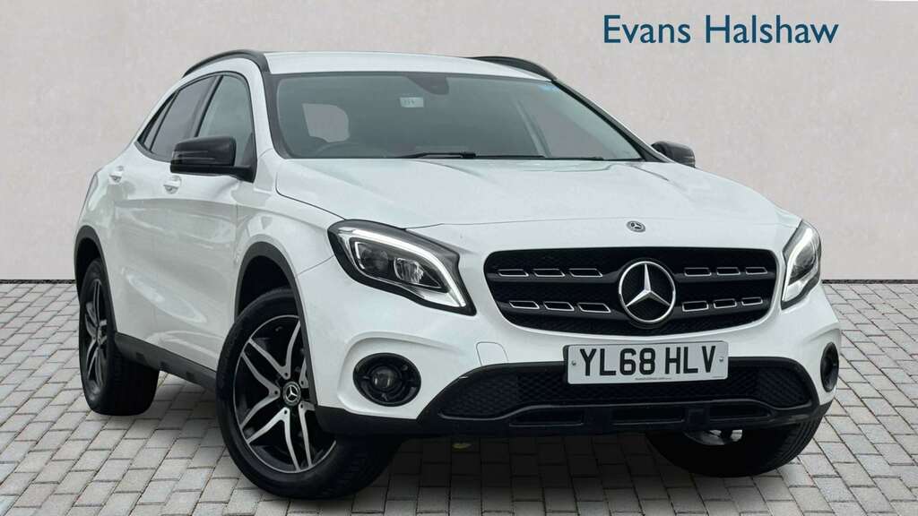 Mercedes-Benz GLA Class 180 Urban Edition 2019 White