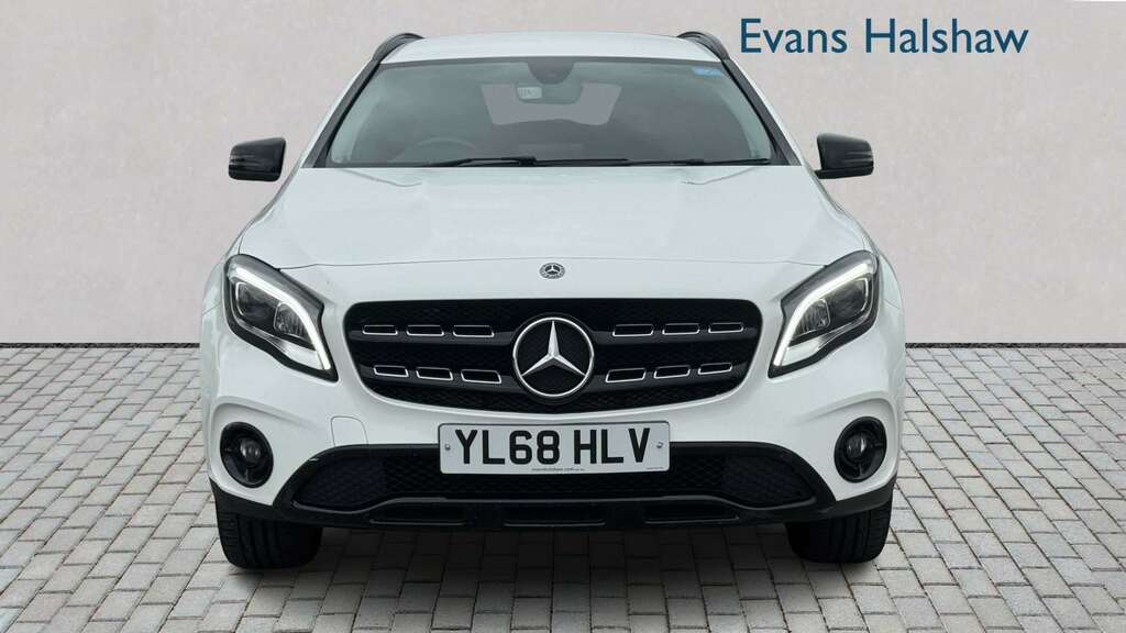 Mercedes-Benz GLA Class 180 Urban Edition 2019 YL68HLV White #3