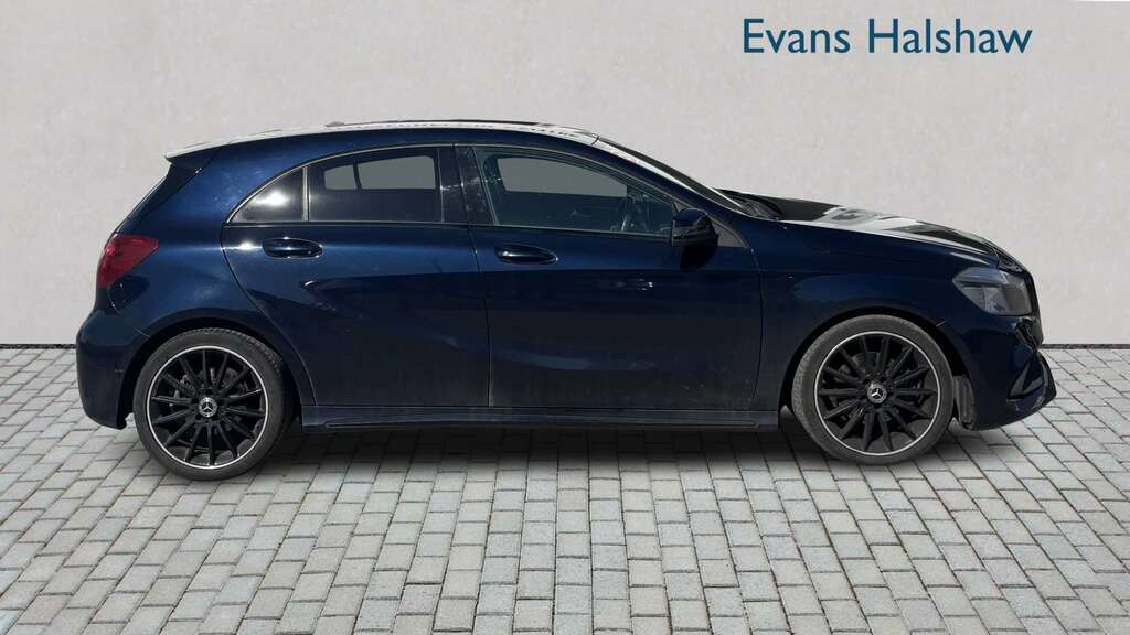 Mercedes-Benz A Class A180 Amg Line 2017 VO67BRF Blue #3