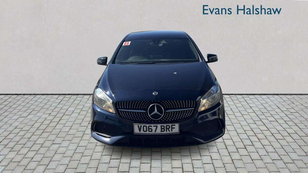 Mercedes-Benz A Class A180 Amg Line 2017 VO67BRF Blue #4