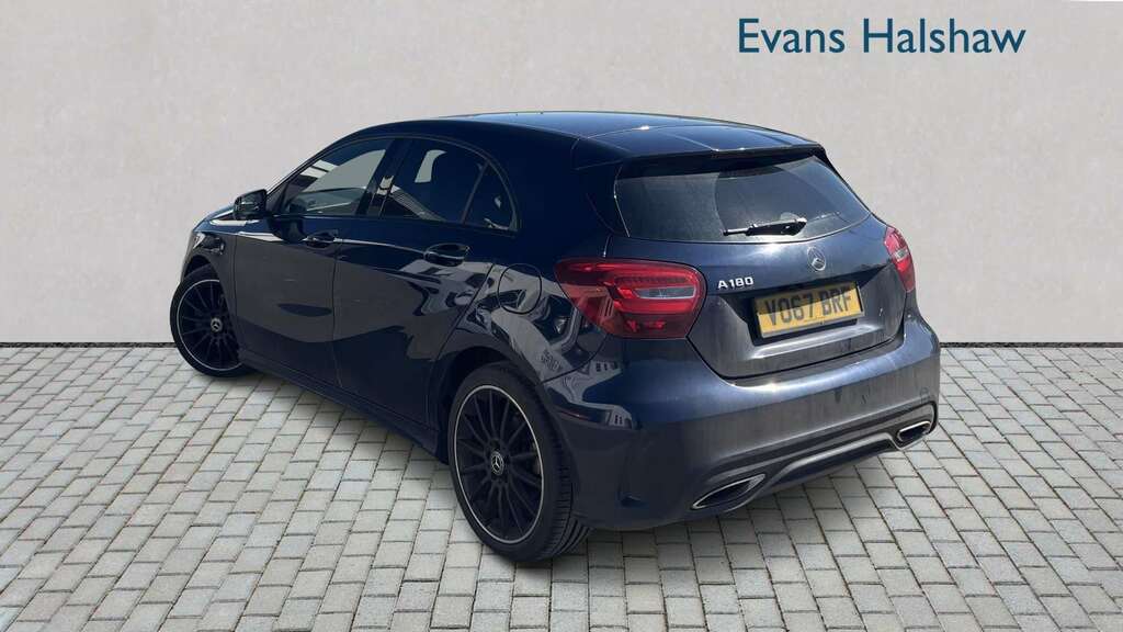 Mercedes-Benz A Class A180 Amg Line 2017 VO67BRF Blue #2