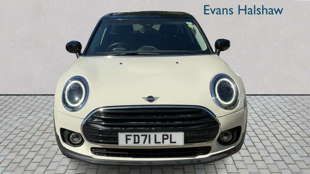 Mini Clubman 1.5 Cooper Classic 6Dr 2022 FD71LPL White #4