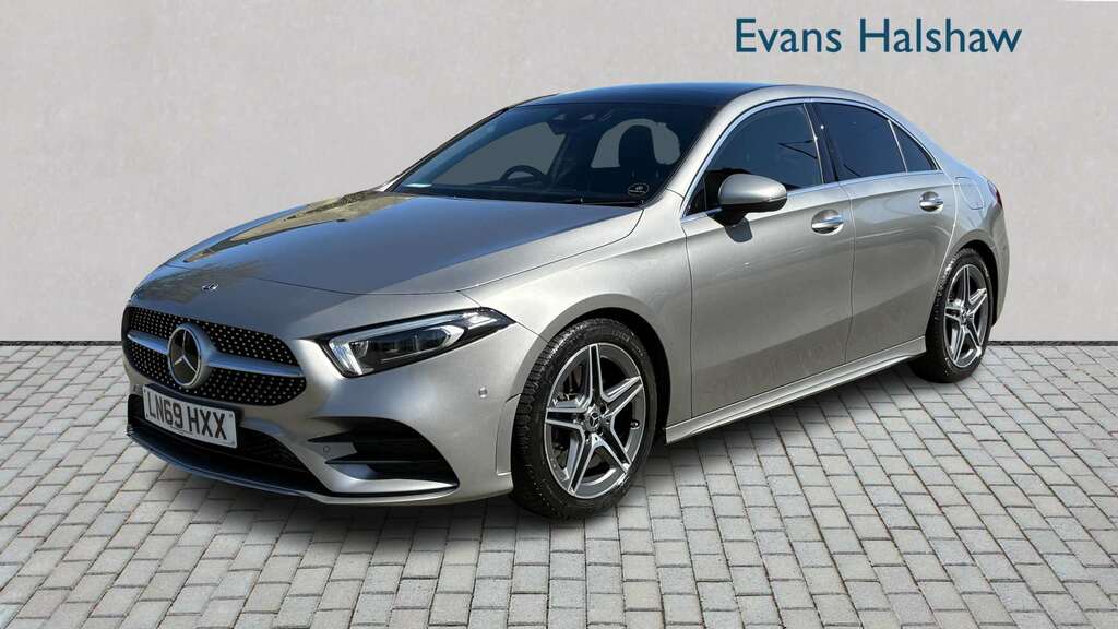Mercedes-Benz A Class A220 4Matic Amg Line Premium Plus 2019 LN69HXX Silver #3