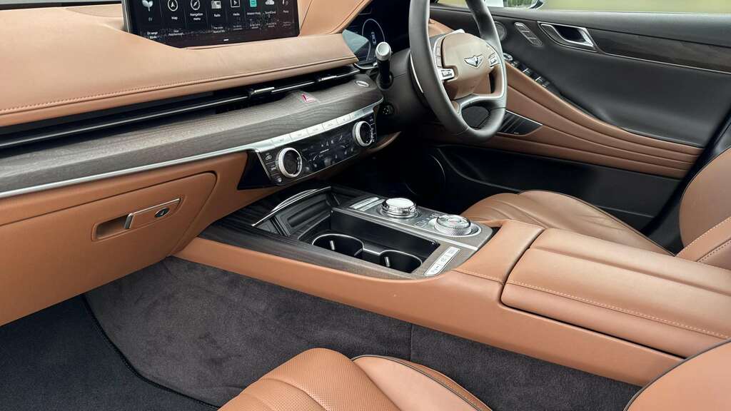 Genesis G80 Luxury Black #17
