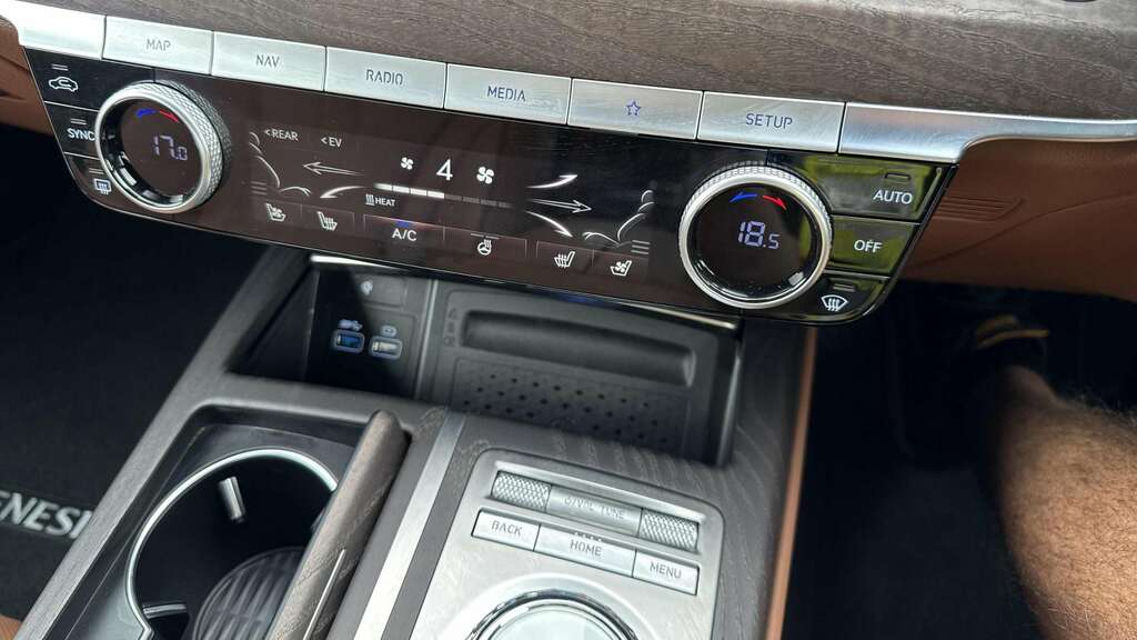 Genesis G80 Luxury Black #13