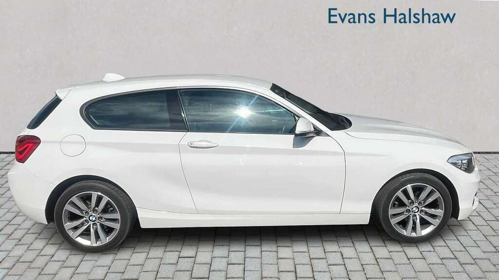BMW 1 Series 118I 1.5 Sport Nav 2016 YF66XWR White #5