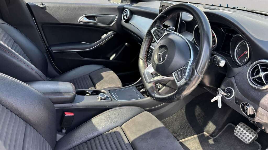 Mercedes-Benz CLA Class 220D Amg Line Tip 2017 FL67UXX White #6