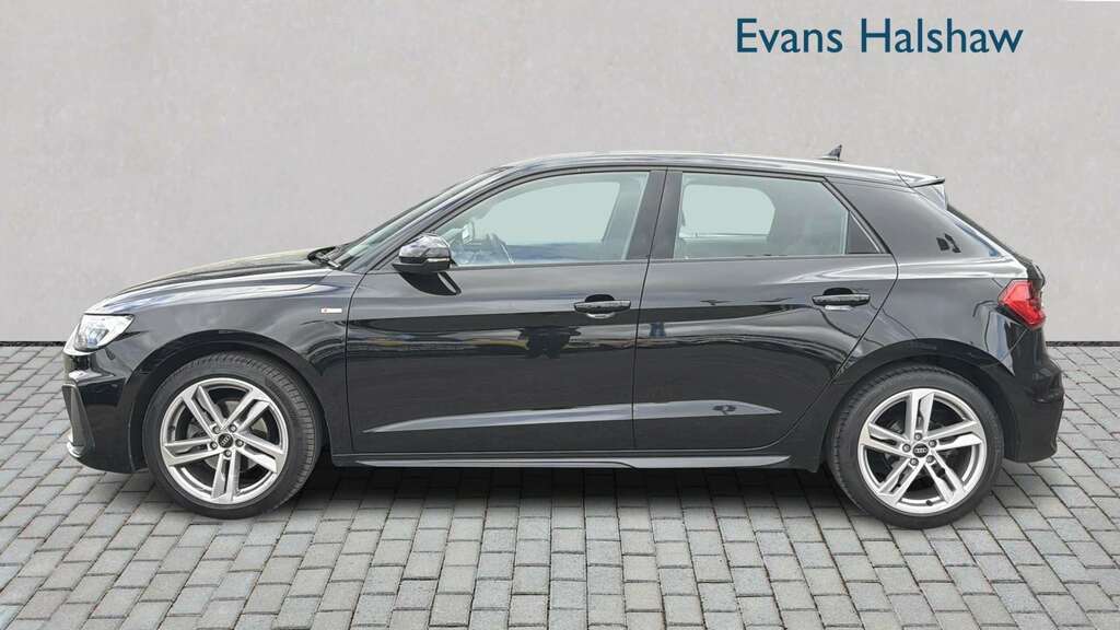Audi A1 35 Tfsi S Line S Tronic 2023 MM23VJZ Black #2