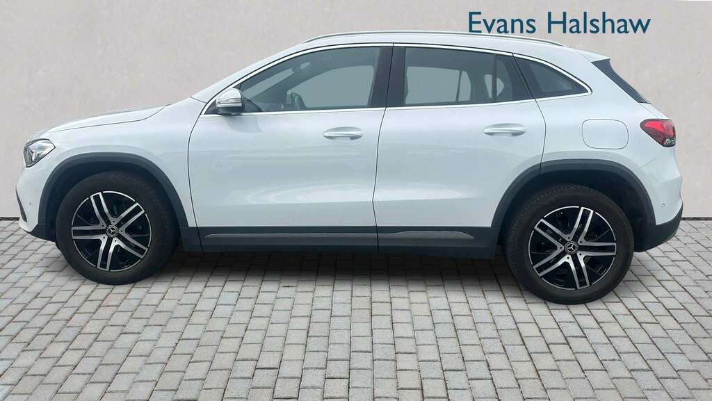 Mercedes-Benz GLA Class 180 Sport Executive 2023 DX23NSZ White #4