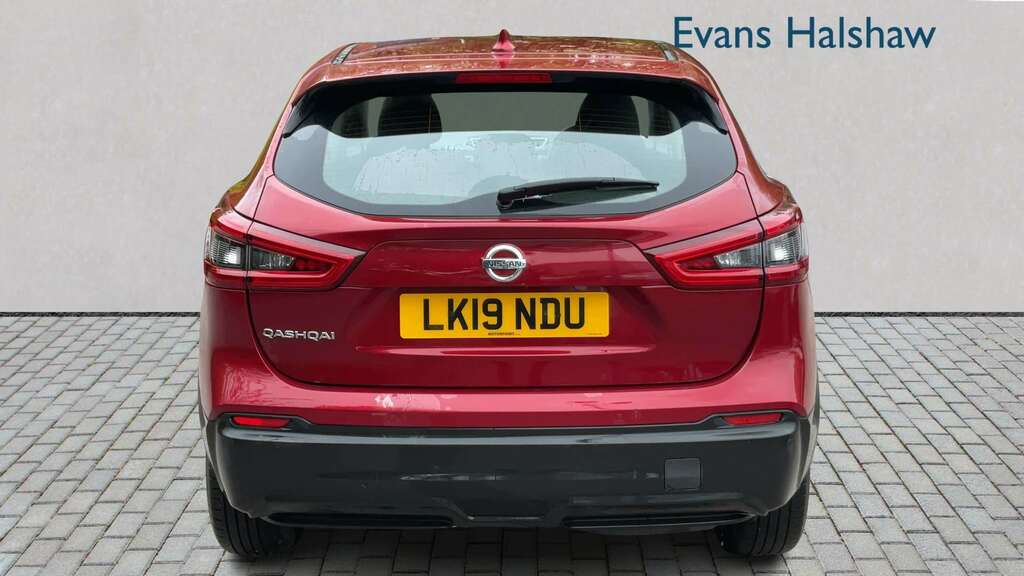 Nissan Qashqai 1.5 Dci 115 Acenta Premium 2019 Red #5