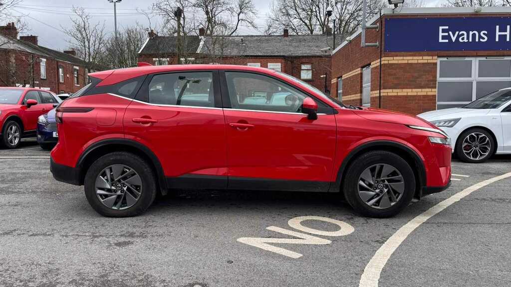 Nissan Qashqai 1.3 Dig-t Mh Acenta Premium 2022 YC22XRH Red #4