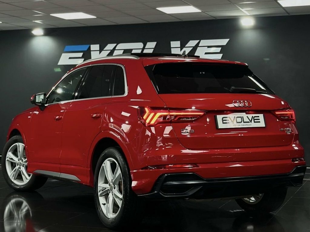 Audi Q3 2L S Line LR19MXX Red #2