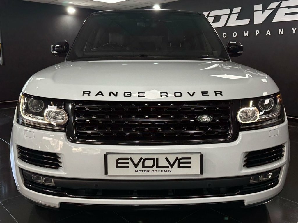 Land Rover Range Rover 3L Vogue SW67JFA White #4