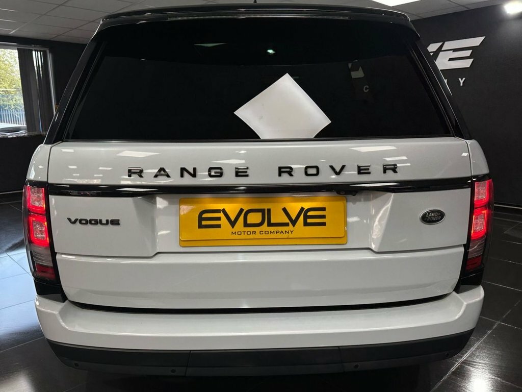 Land Rover Range Rover 3L Vogue SW67JFA White #5