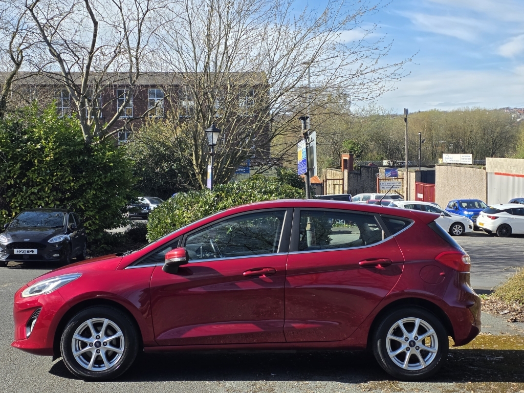 Ford Fiesta 1.0 Zetec CE18URD Red #4
