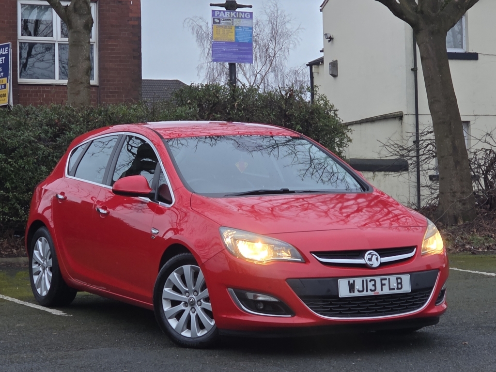 Vauxhall Astra 2.0 Elite Cdti Red