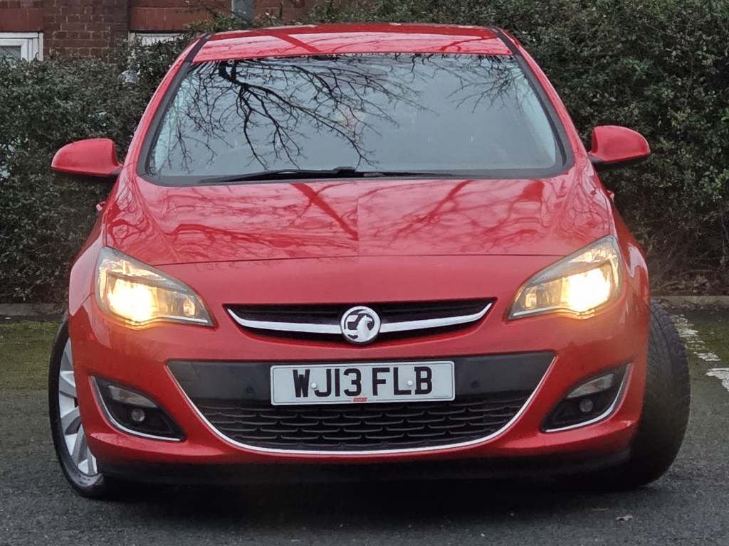 Vauxhall Astra 2.0 Elite Cdti WJ13FLB Red #4