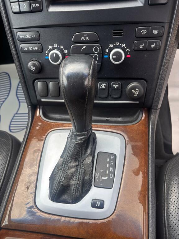 Volvo XC90 4.4L Executive Blue #30
