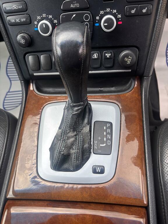 Volvo XC90 4.4L Executive Blue #39