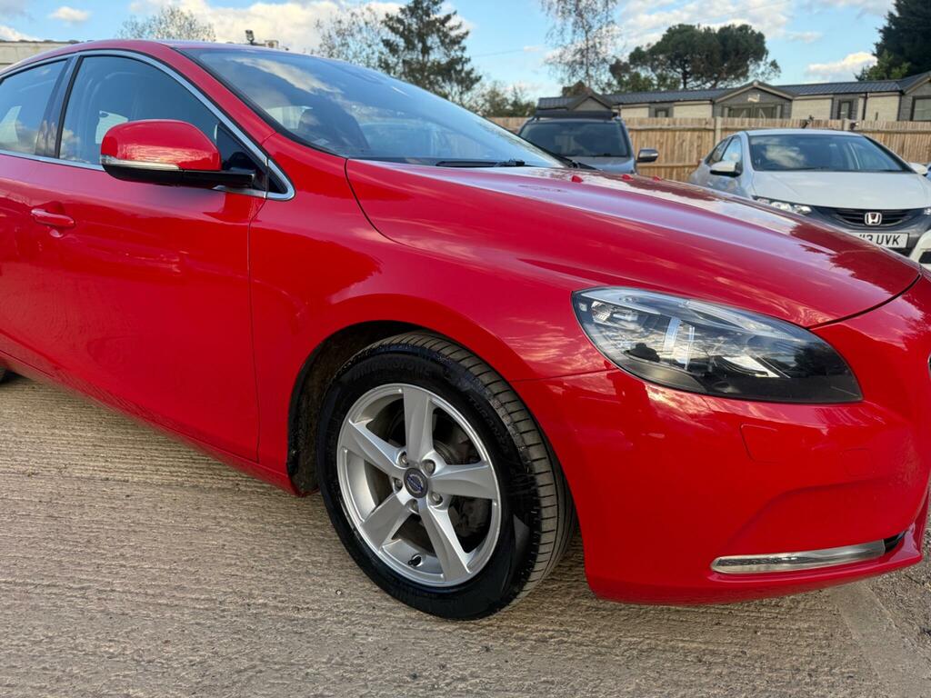 Volvo V40 1.6 D2 Se Nav Euro 5 Ss KR14XGZ Red #5