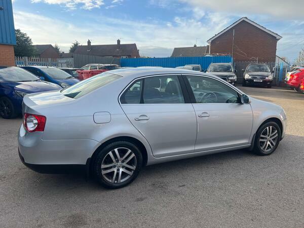 Volkswagen Jetta 1.9 Tdi Se Dsg Euro 4 Silver #2