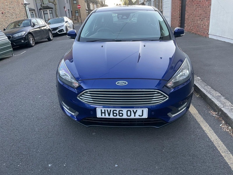 Ford Focus 1.0T Ecoboost Titanium Hatchback HV66OYJ Blue #4