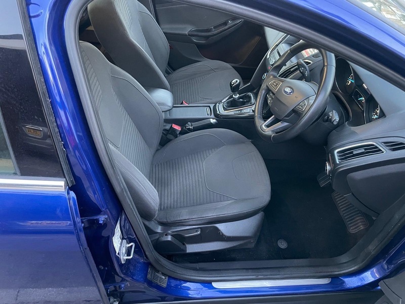 Ford Focus 1.0T Ecoboost Titanium Hatchback HV66OYJ Blue #6