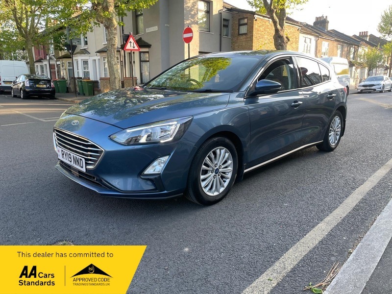Ford Focus 1.0T Ecoboost Titanium Hatchback Blue