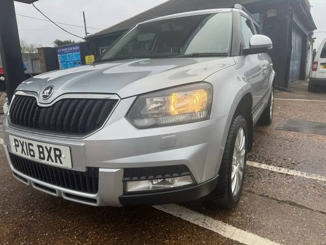Skoda Yeti 2.0 Tdi Se Outdoor 4Wd Euro 6 S PX16BXR Silver #2