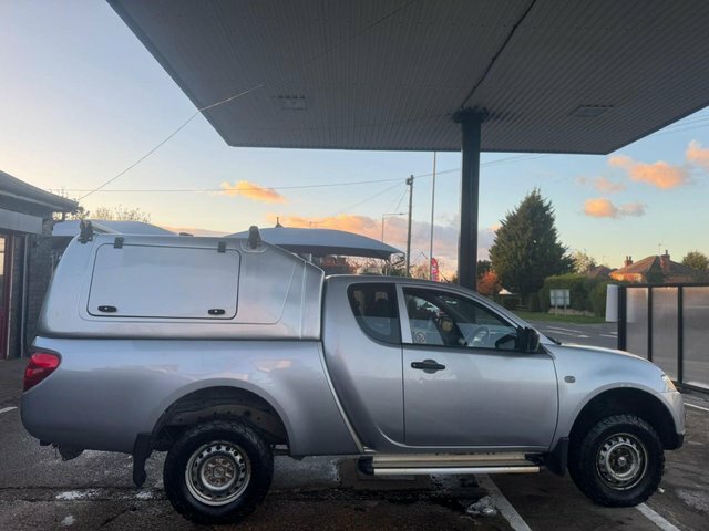 Mitsubishi L200 2.5 Di-d 4Life Club Pickup Extended Cab Silver #4