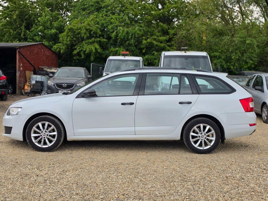 Skoda Octavia Estate 1.6 Tdi S Euro 6 Ss 201666 GN66YSP White #6