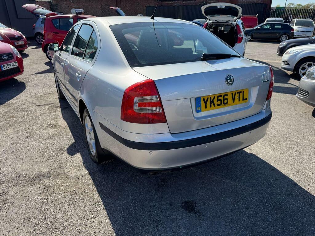 Skoda Octavia 1.6 Fsi Ambiente Tiptronic Euro 4 Silver #4
