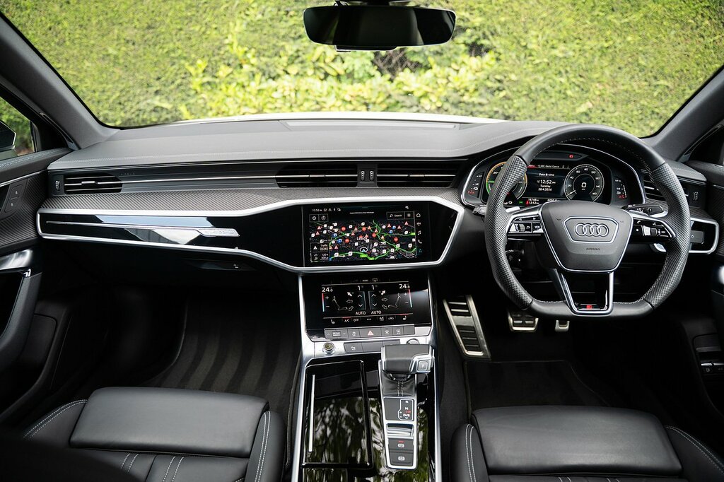 Audi A6 Saloon Tfsie Black Edition White #2
