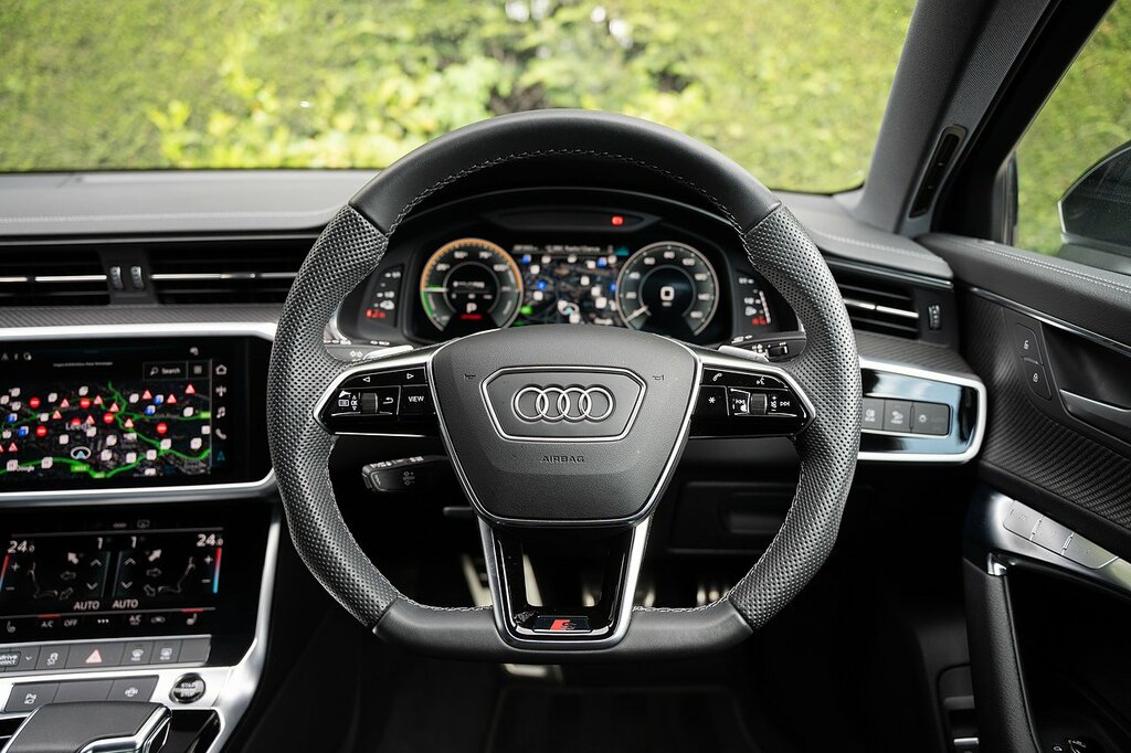 Audi A6 Saloon Tfsie Black Edition White #3