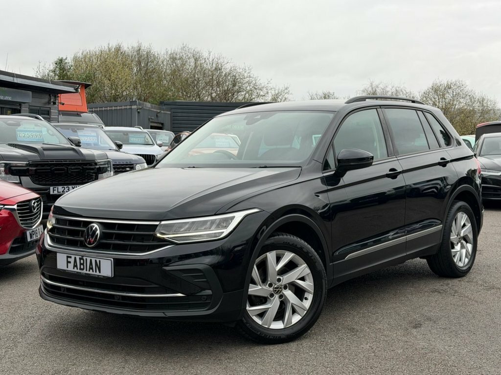 Volkswagen Tiguan 1.5L Life CP22FXK Black #2