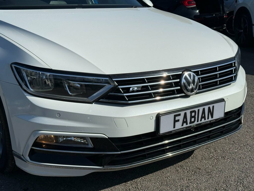 Volkswagen Passat 2L R-line BJ67SVW White #6