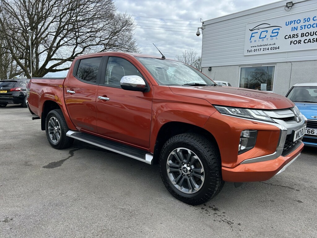 Mitsubishi L200 Pickup 2.2 Di-d Dc Warrior 2021 Orange