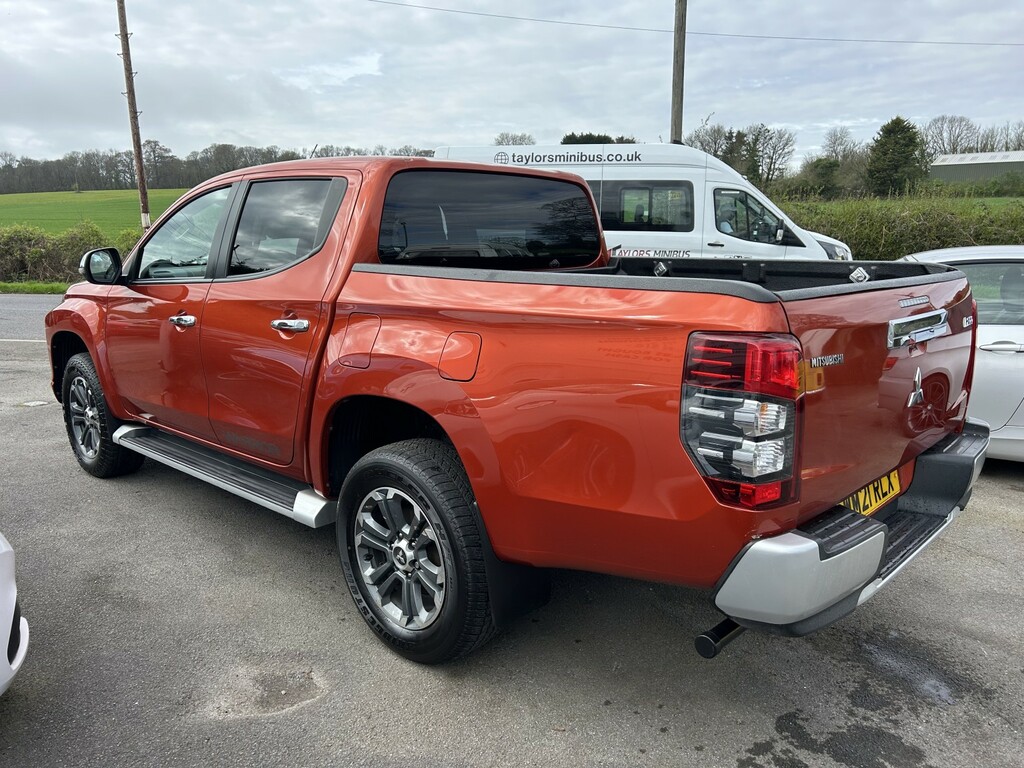 Mitsubishi L200 Pickup 2.2 Di-d Dc Warrior 2021 Orange #4