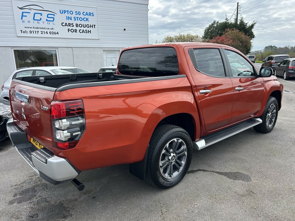 Mitsubishi L200 Pickup 2.2 Di-d Dc Warrior 2021 Orange #6