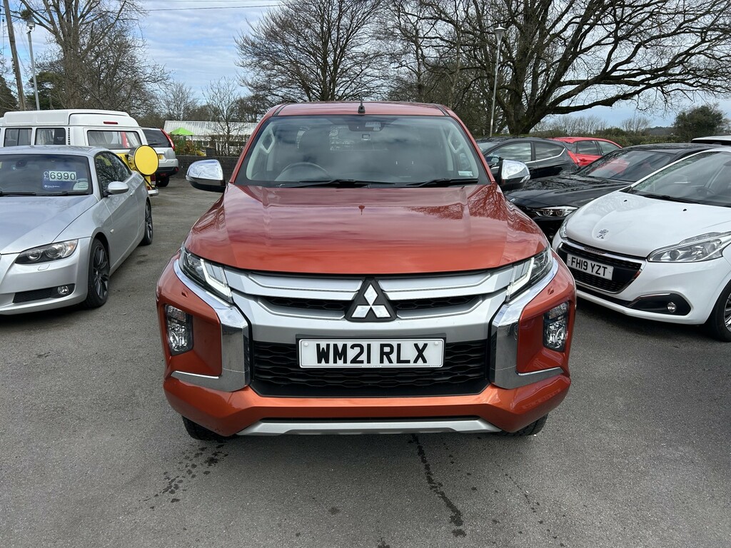 Mitsubishi L200 Pickup 2.2 Di-d Dc Warrior 2021 Orange #2